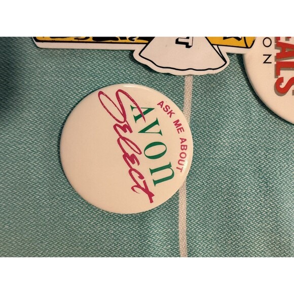 Vintage Avon Buttons Set Of 4 Collectible Buttons -Avon Advertisement - Picture 5 of 6
